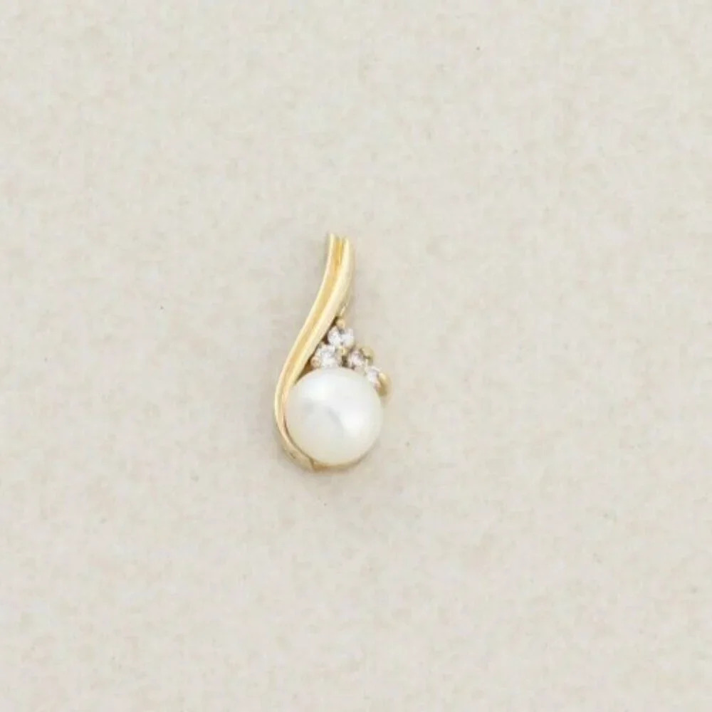 Pendant Only 10k Yellow Gold Freshwater Pearl & Cubic Zirconia Pendant